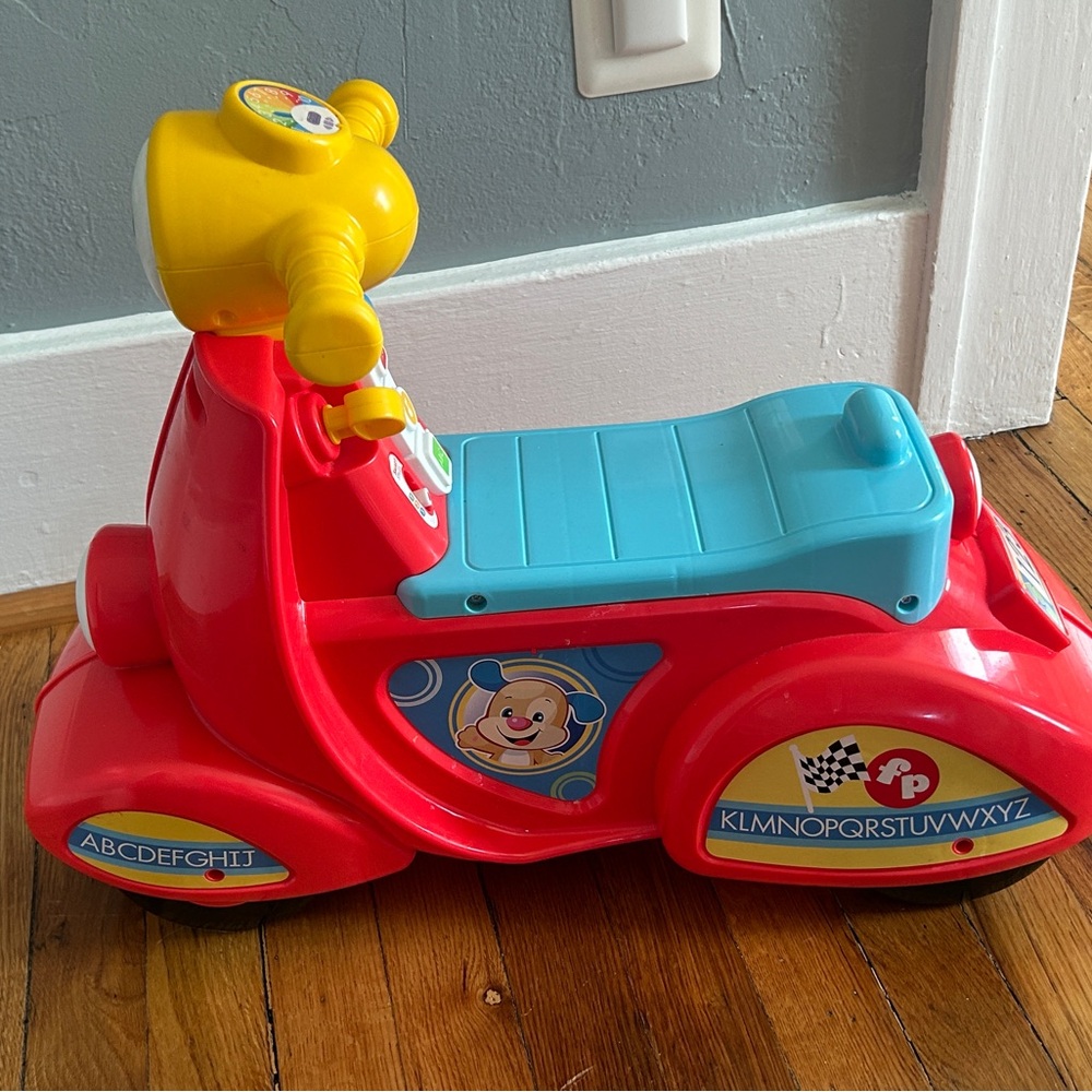 Red and Blue Ride-On Toy Car - Picture 4 of 13